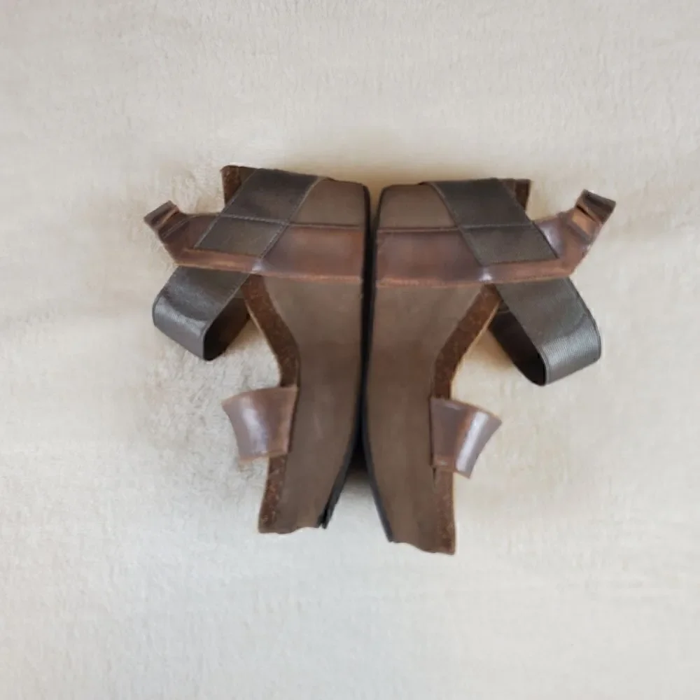 OTBT Bushnell Bronze Sandals Size 5.5M